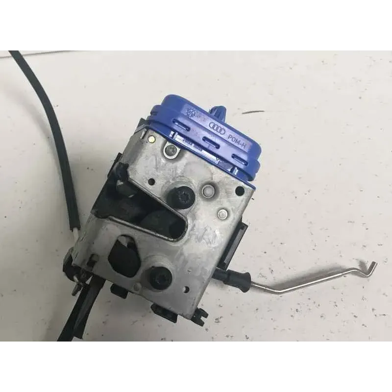 Serrure porte arriere droite audi a4 8d b5