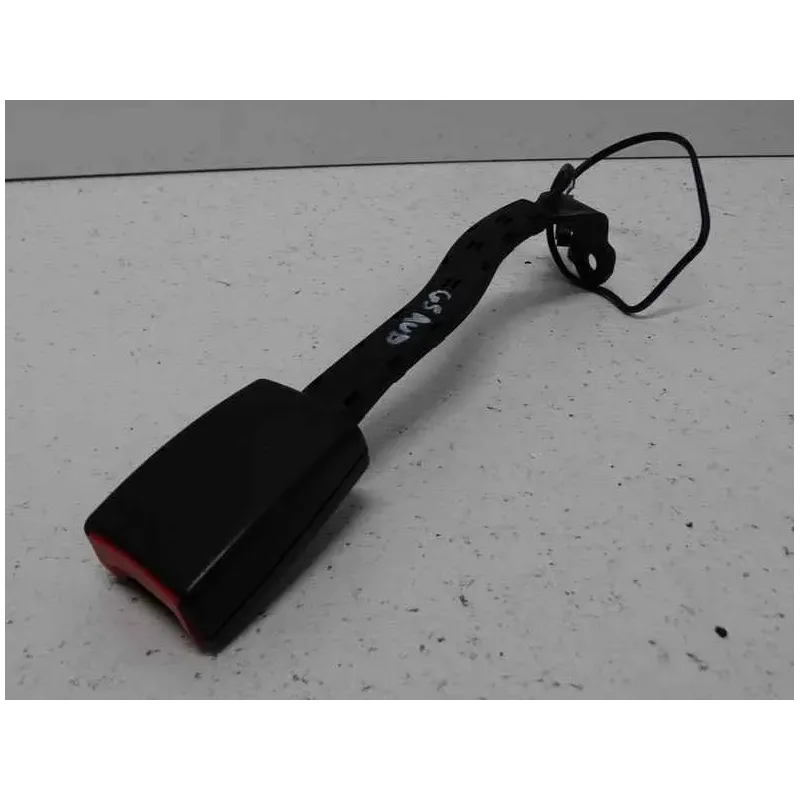 Ancrage ceinture avant droit