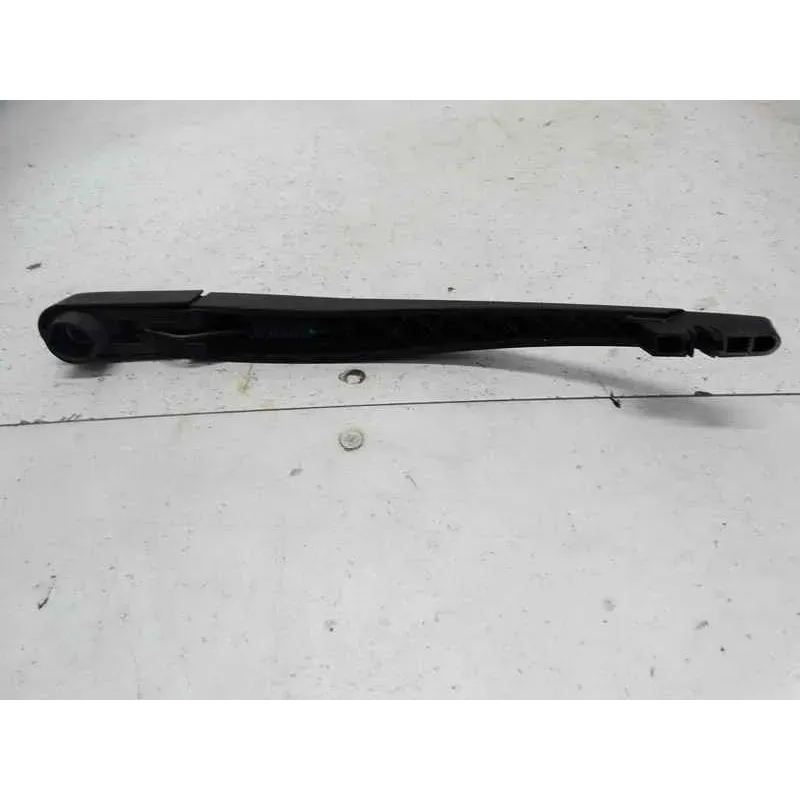 Bras essuie-glace arriere peugeot 208