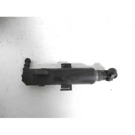 Gicleur lave-phare avant droit audi a1 8x