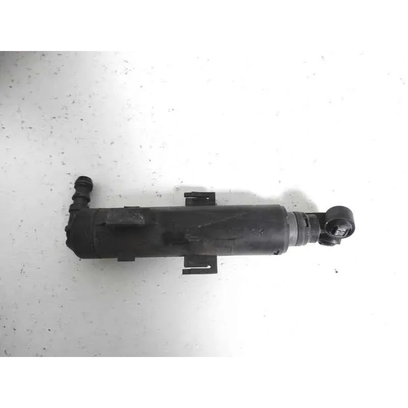 Gicleur lave-phare avant droit audi a1 8x