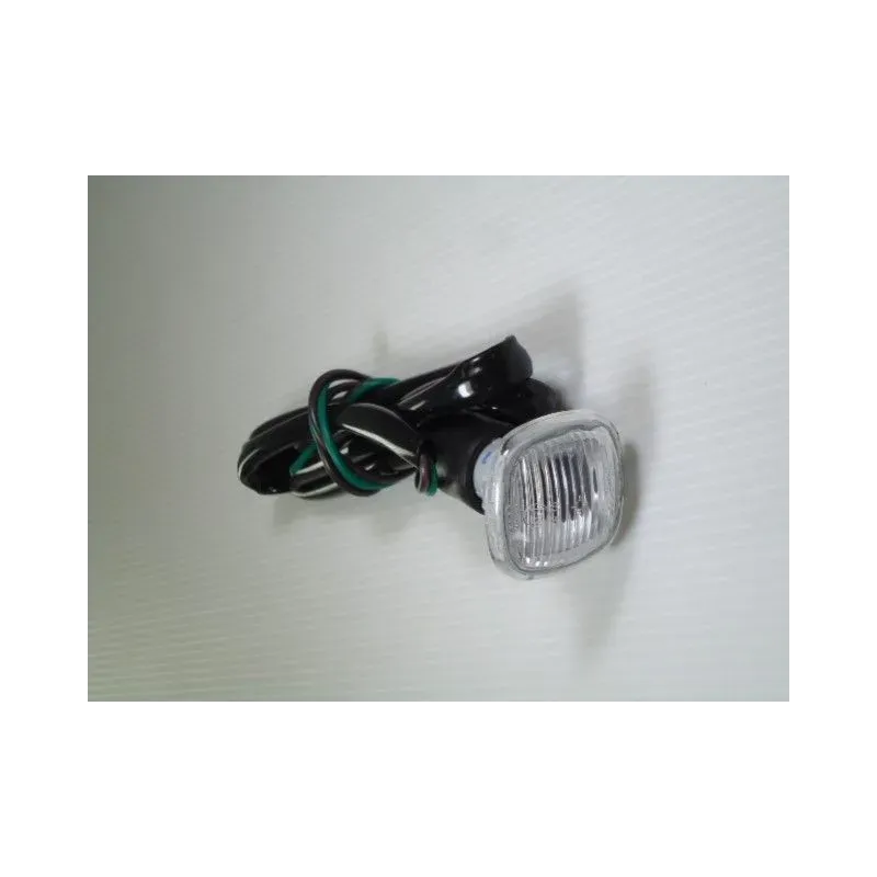 Repetiteur avant gauche