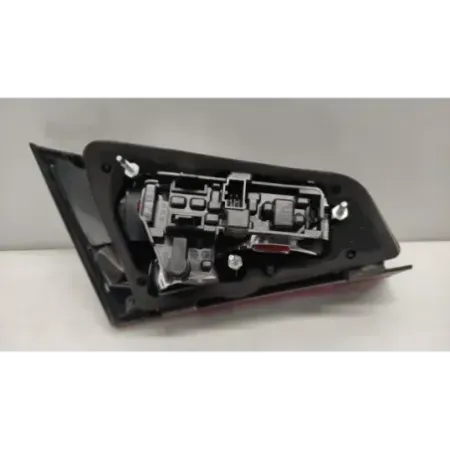 Feu arriere interieur droit audi a3 8v