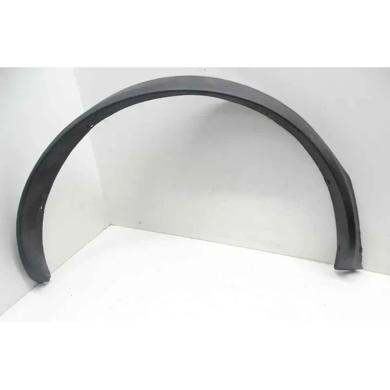 Elargisseur aile avant gauche