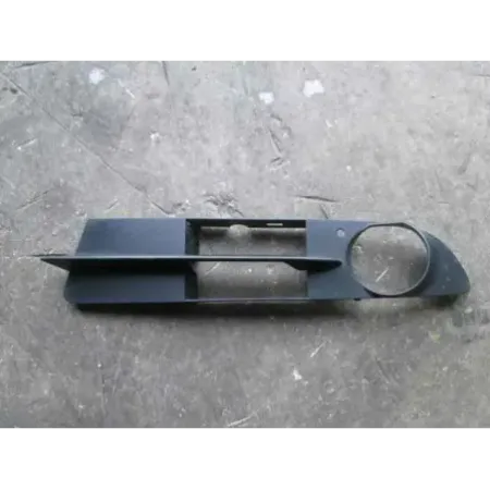 Grille de pare choc avant gauche