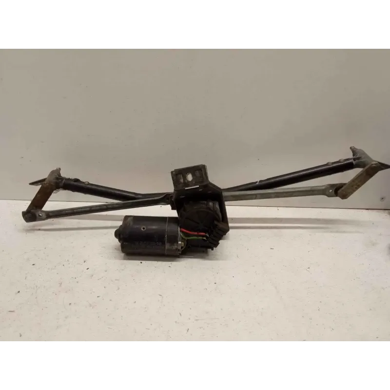 Moteur essuie-glace avant