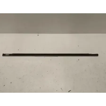 Leche-vitre avec enjoliveur arriere droit