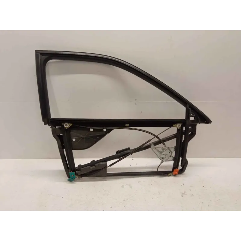 Leve-vitre avant droit