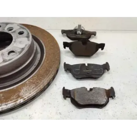 Disque de frein arriere bmw serie 1 e87/e81