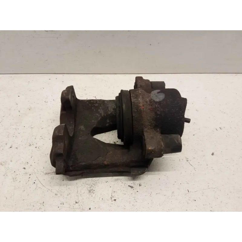 Etrier de frein avant gauche