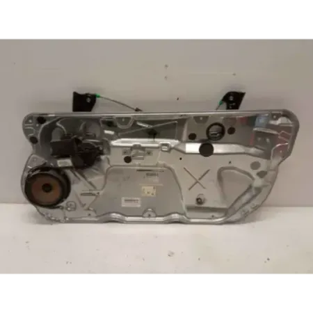 Leve-vitre avant droit