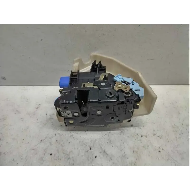 Serrure porte arriere droite volkswagen golf 5 v