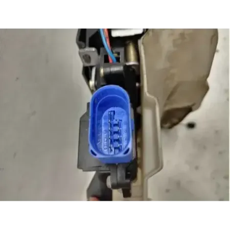 Serrure porte avant droit volkswagen golf 5 v