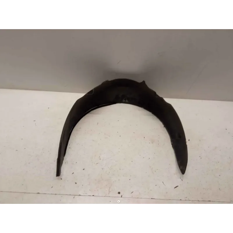 Pare-boue aile avant gauche