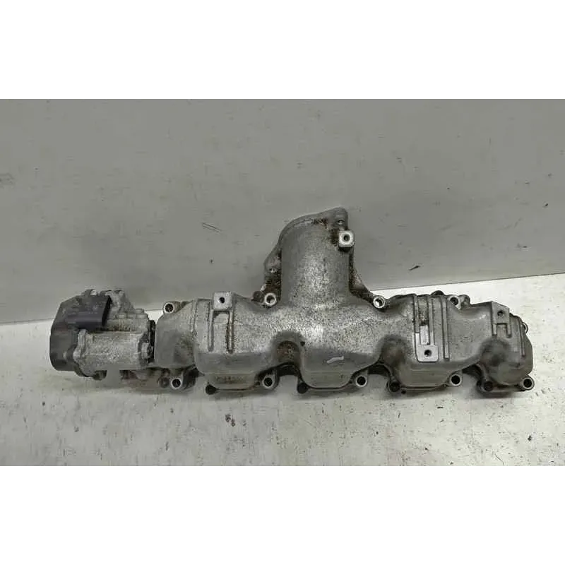 Collecteur admission audi a4 8k b8