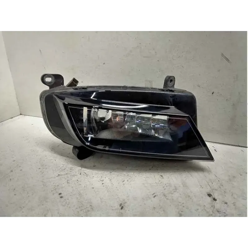 Phare anti-brouillard gauche audi a4 8k