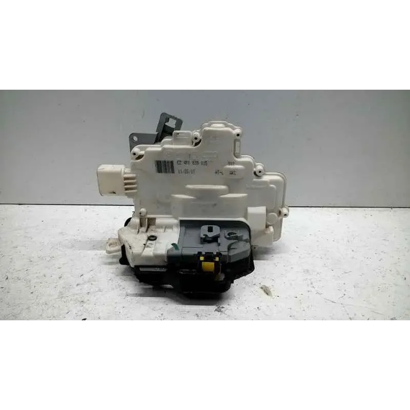 Serrure porte arriere gauche audi a3 8p