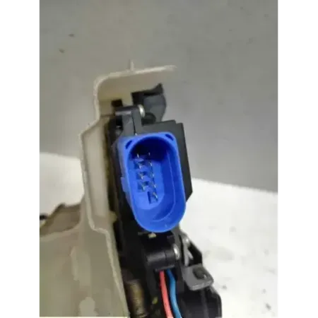 Serrure porte avant droit volkswagen golf 5 v