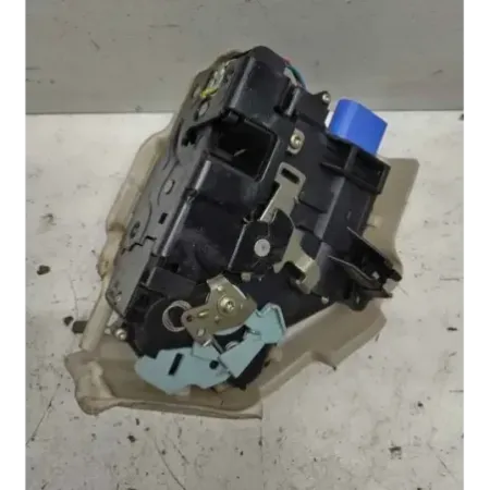 Serrure porte avant droit volkswagen golf 5 v