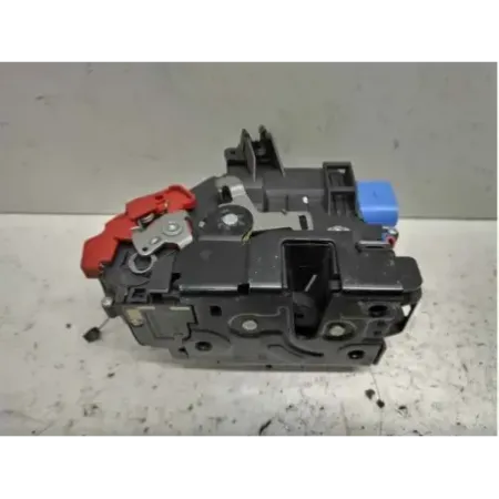 Serrure porte avant gauche volkswagen golf 5 v