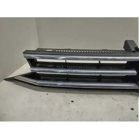 Calandre volkswagen touran 5t iii