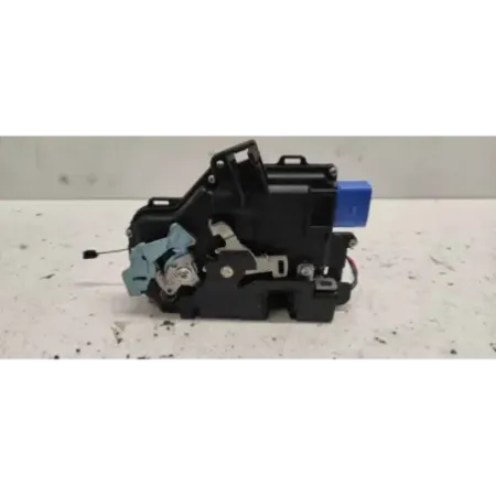 Serrure porte avant gauche volkswagen golf 5 v