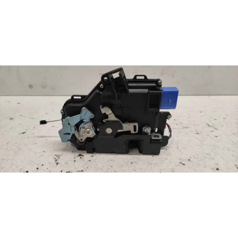 Serrure porte avant gauche volkswagen golf 5 v