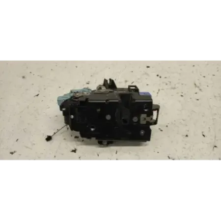 Serrure porte avant gauche volkswagen golf 5 v