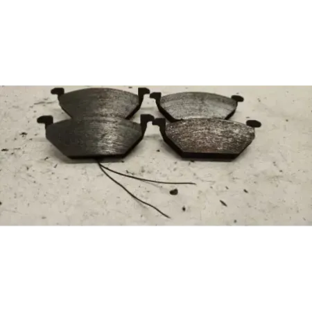 Plaquette frein avant volkswagen golf 5 v