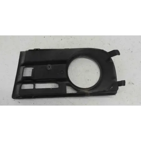 Grille de pare choc avant droit volkswagen golf 5 v