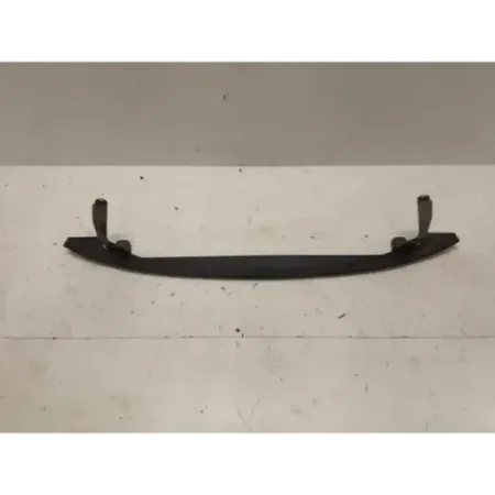 Traverse inferieur armature avant