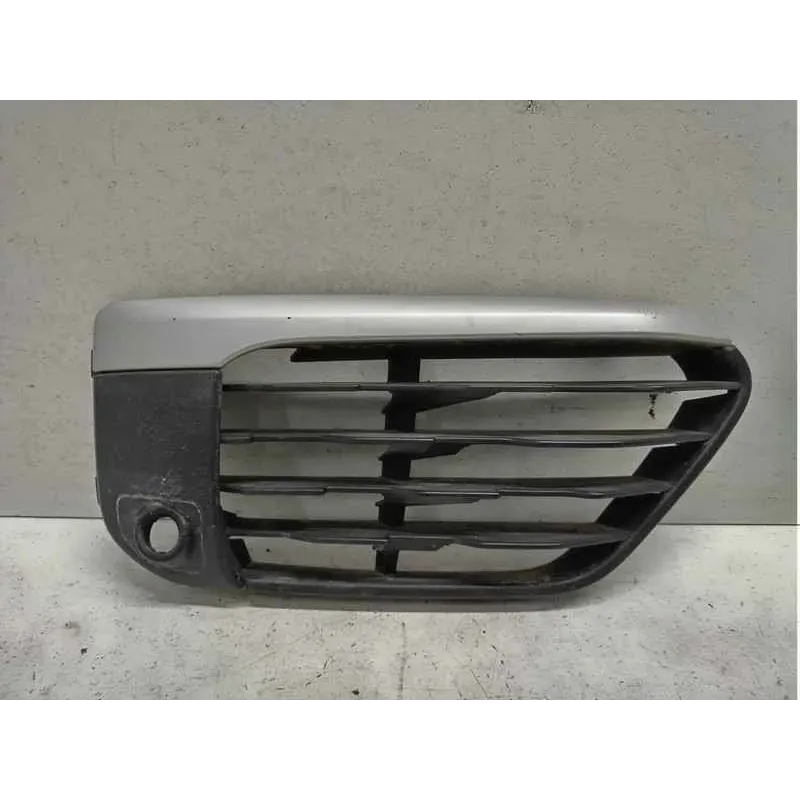 Grille de pare choc avant droit bmw x1 f48