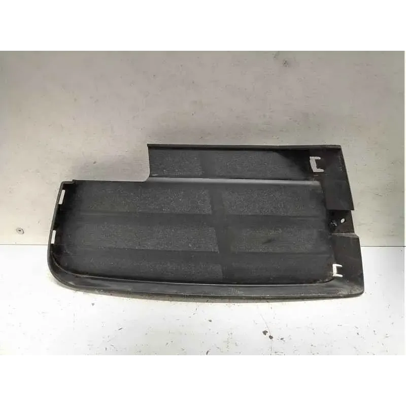 Grille de pare choc avant droit volkswagen golf 6