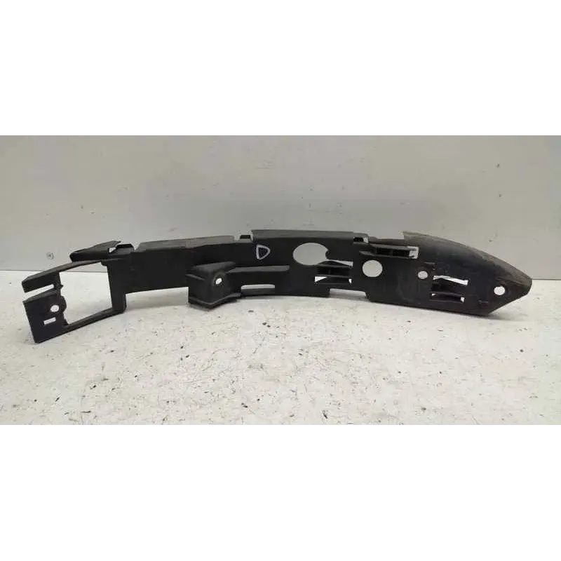 Support droit pare-choc avant volkswagen touareg