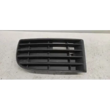 Grille de pare choc avant gauche volkswagen golf 5