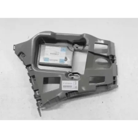 Support gauche pare-choc arriere