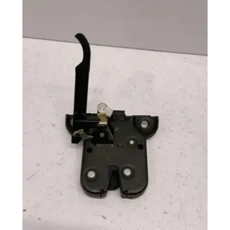 Serrure coffre arriere