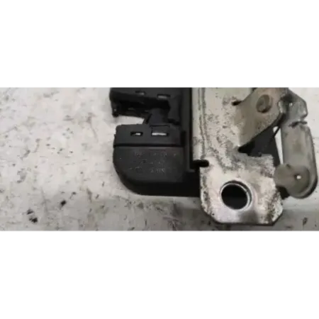 Serrure coffre arriere volkswagen polo 9n iv