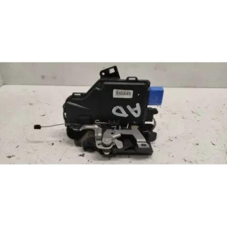 Serrure porte avant droit volkswagen golf 5 v