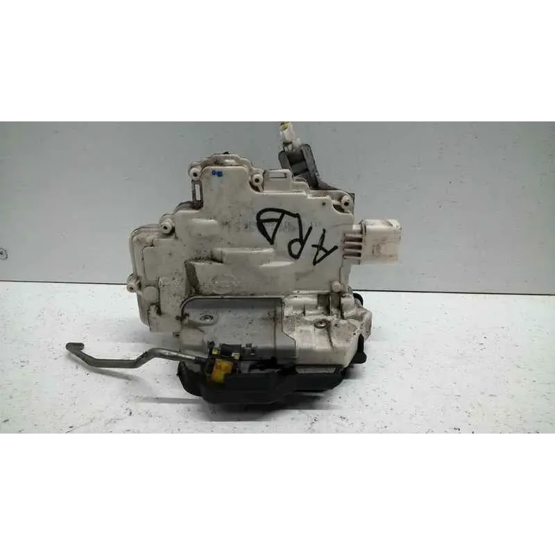 Serrure porte arriere gauche audi a3 8p