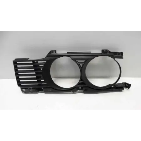 Grille phare droit