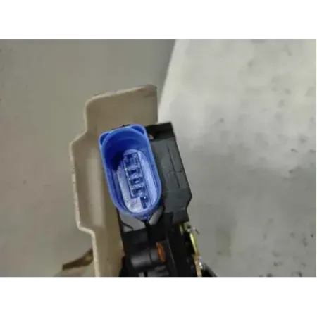 Serrure porte avant droit volkswagen golf 5 v