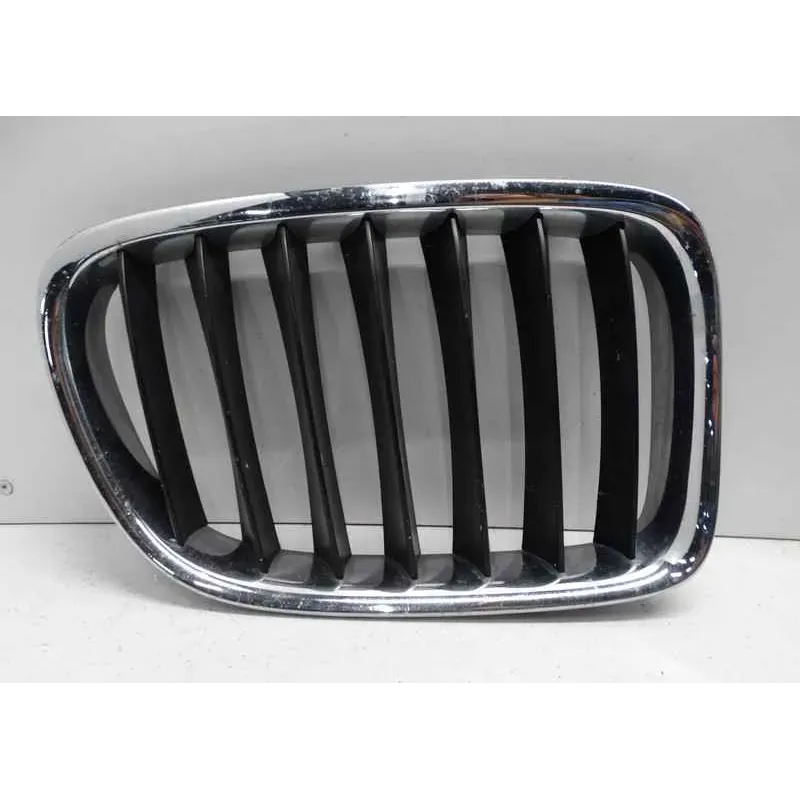 Calandre droit bmw x1 e84
