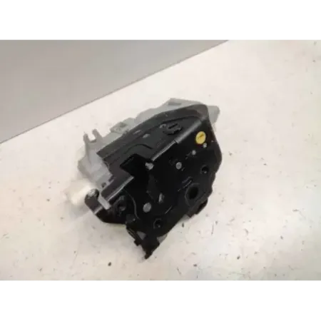 Serrure porte arriere droite audi a4 8k b8