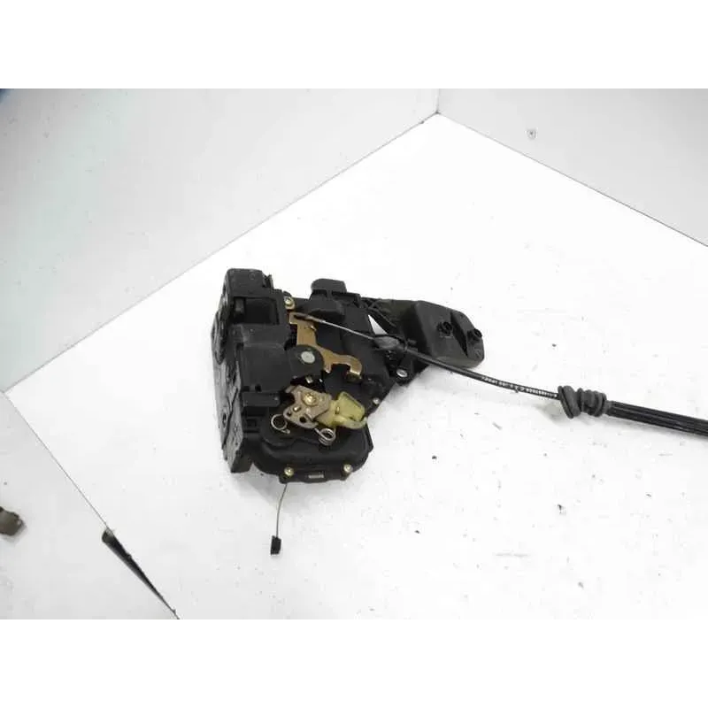 Serrure porte avant droit volkswagen golf 4 iv