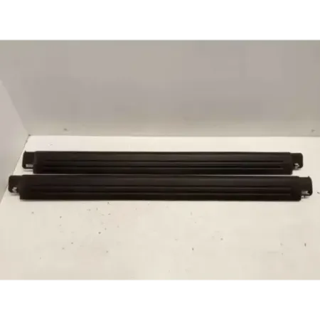 Repose pied avant gauche