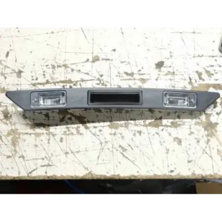 Poignee malle hayon coffre