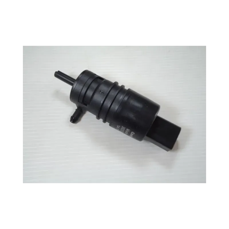 Pompe lave-glace avant