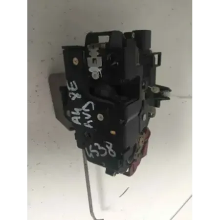 Serrure porte avant droit audi a4 8e b6/b7