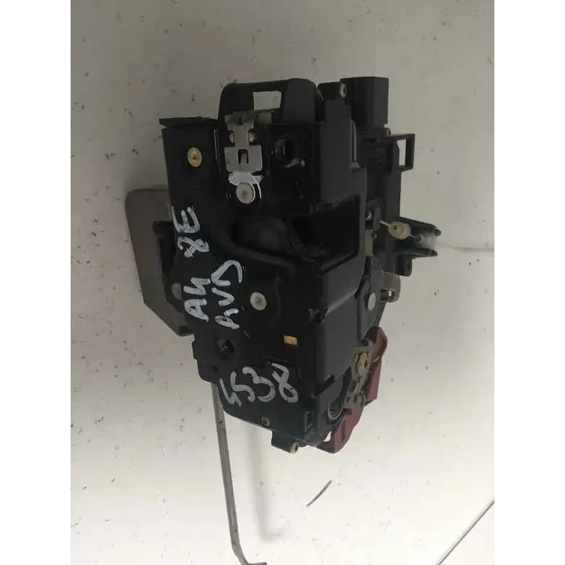 Serrure porte avant droit audi a4 8e b6/b7
